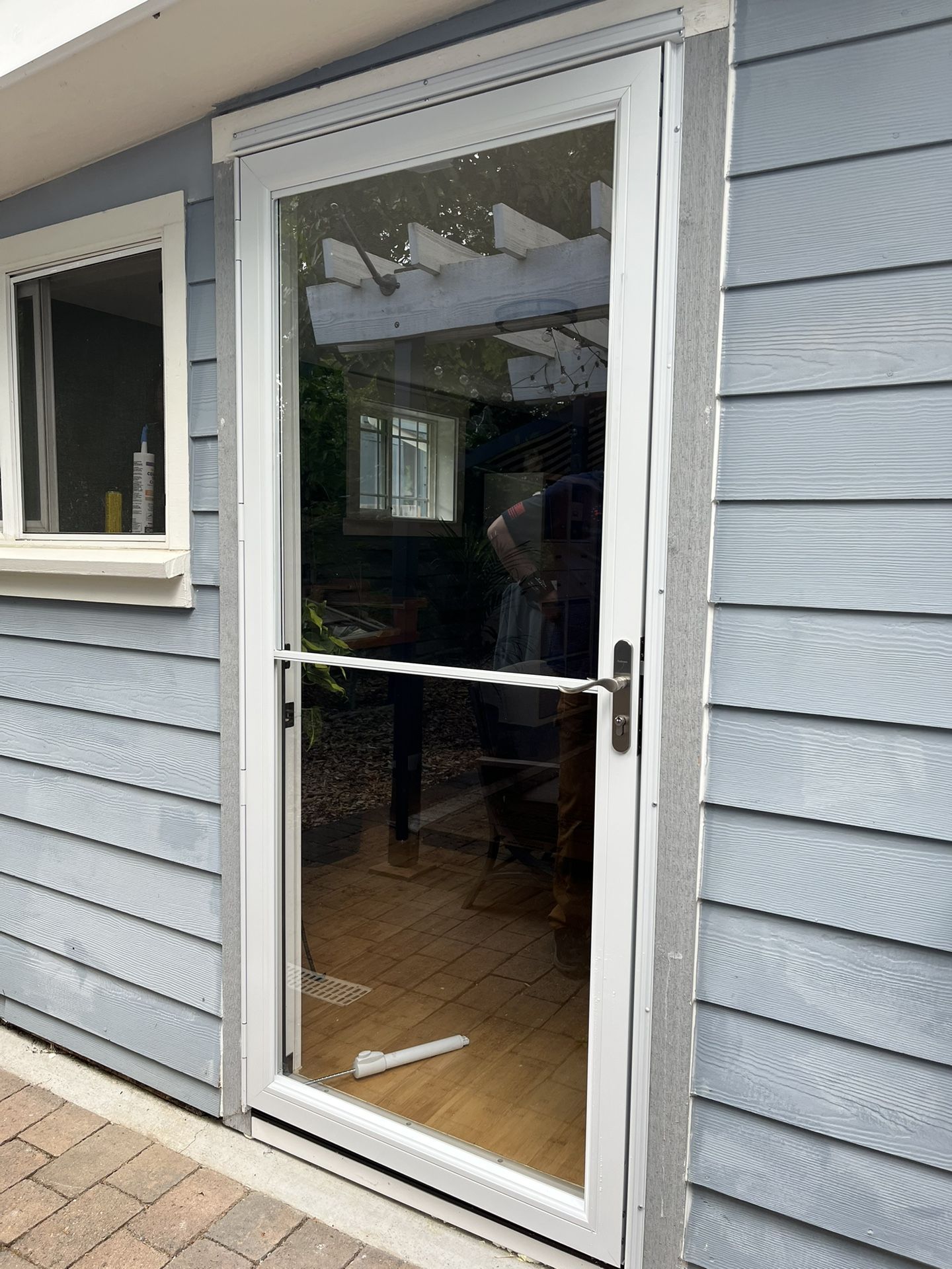 Brand new Anderson storm door model 2000 36 X 80