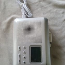 WALKMAN CASSETTE PLAYER RECORDER CONVERTER CASSETTE TO MP3 VIA SD CARD WITH 1000mah RECHARGEABLE BUILT-IN MIC. SPEAKER HEADPHONES 