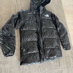 Girls North Face Black Shiny 600-fill-power Puffer Jacket Size XL (14/16)