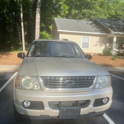 2004 Ford Explorer