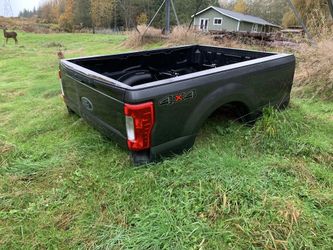 2019 Ford F-250 Truck Bed / Bumper / Tow Hitch / Bed Liner/ Tail Lights