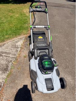 EGO self-propelled mower with 7.5Ah battery and charger