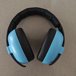 Banz Noise Cancelling Headphones 