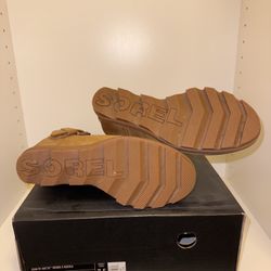 Sorel - Joan Of Arctic - Size 7.5 - $80