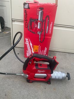 Milwaukee M18 18V Lithium-Ion Cordless Grease Gun 2-Speed (Tool-Only)