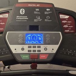Sole Fitness F60 Treadmill free pick up in San Pedro