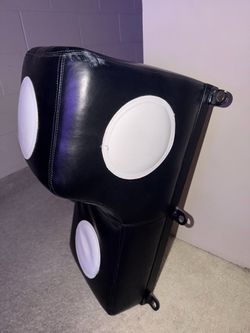 Wall mount bag