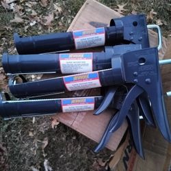 Newborn 188 1/10 Gallon Cartridge Caulk Gun  Blue