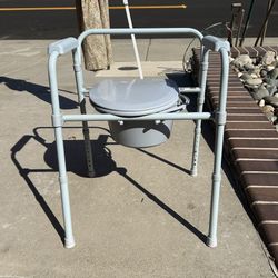 NEW Folding Toilet/Commode 
