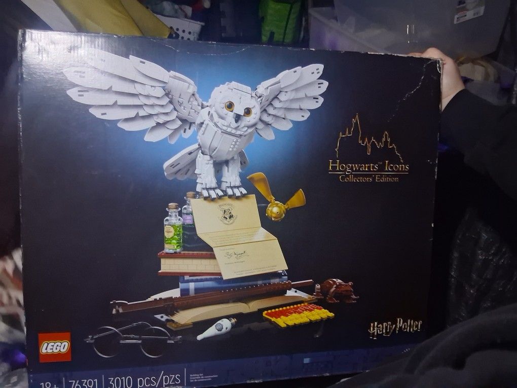 BRAND NEW NEVER OPENED LEGO Harry Potter Hogwarts Icons 76391