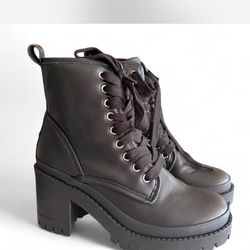 Steve Madden Boots 