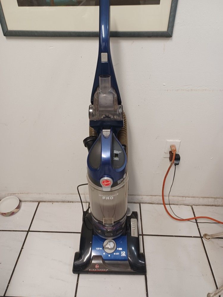 HOOVER VACUUM WIND TUNNEL HIGH CARPET