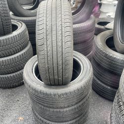 205/55R17 Nexen 205/55/17 set of 4 matching used tires in great condition. 225$ for 4 tires plus tax.  Mount available but not included. Wheel alignme