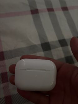 Apple AirPods 4 Charging Case