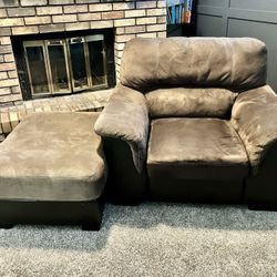 Single Sofa With Ottoman