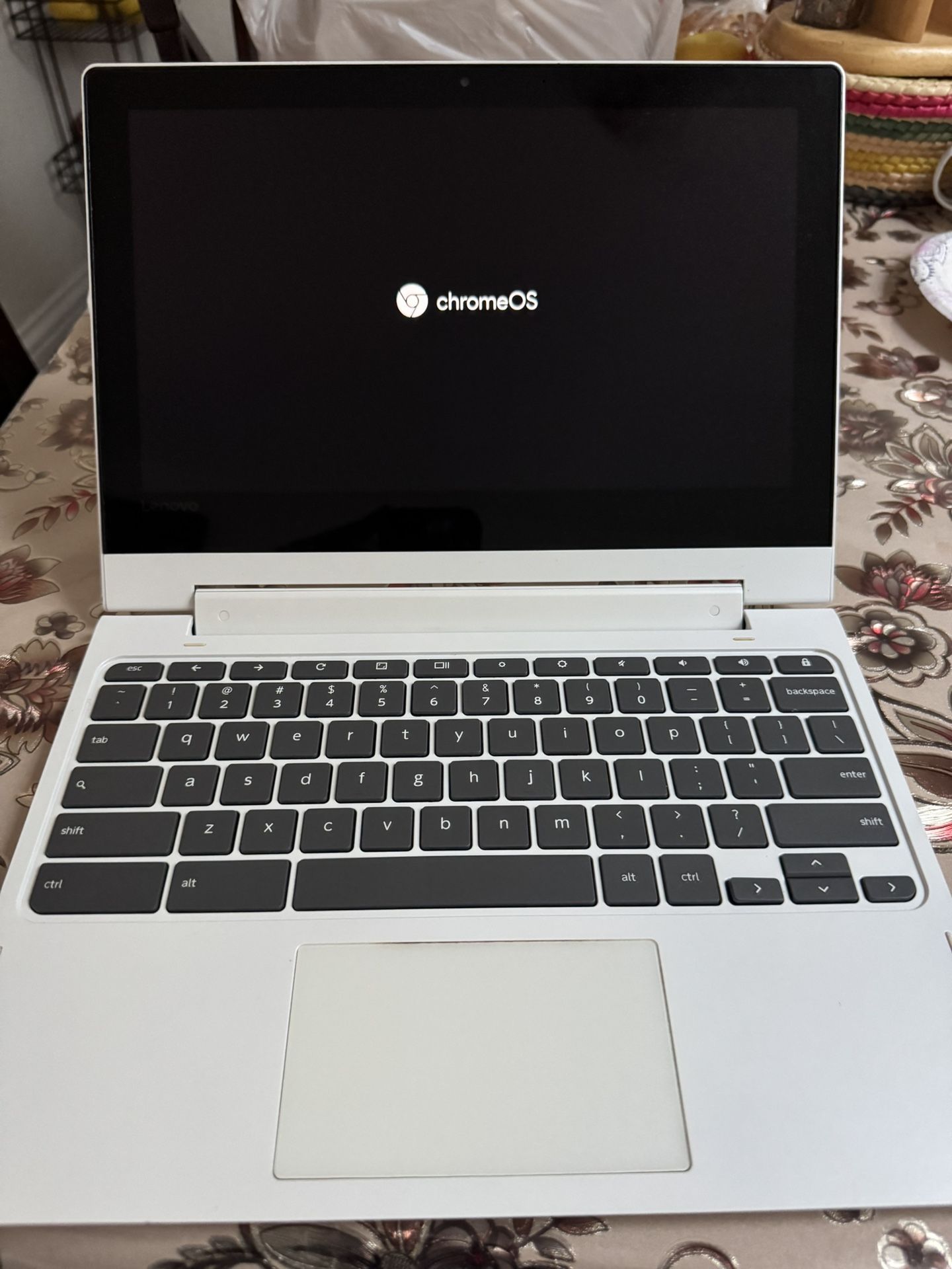 Lenevo chromebook c330