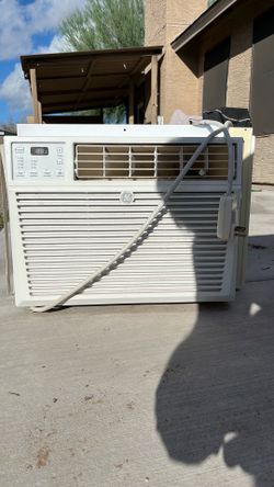 GE Appliances Window Air Conditioner AEG10AZEL1