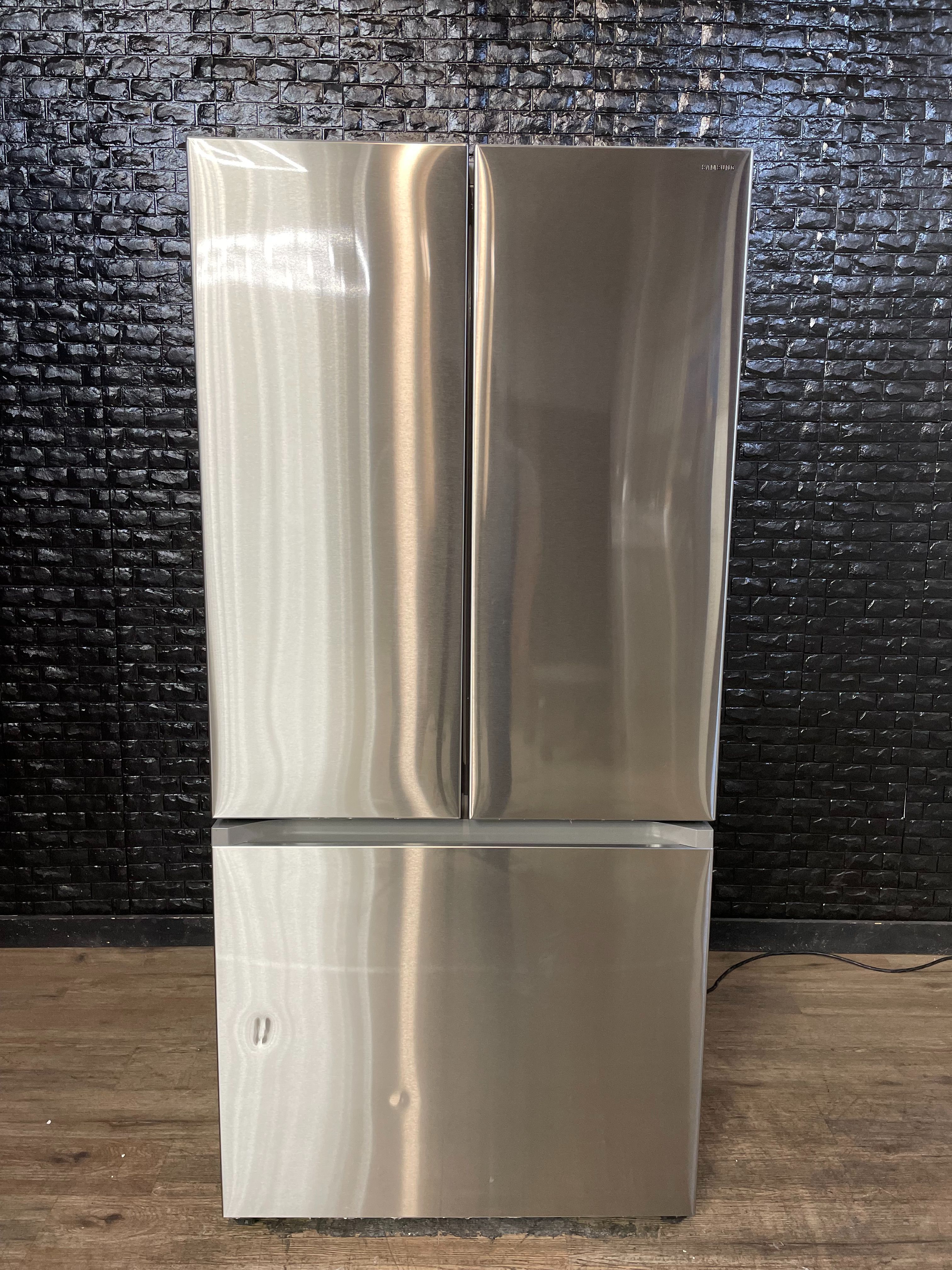 SAMSUNG REFRIGERATOR w/WARRANTY! R2705A