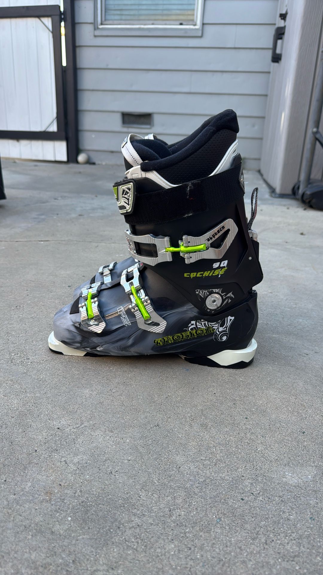 Tecnica Ski Boots