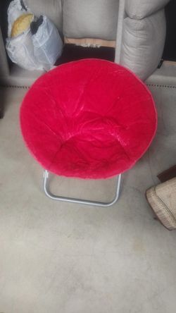 Pink Accent Lounge Chair – Cozy & Stylish ✨