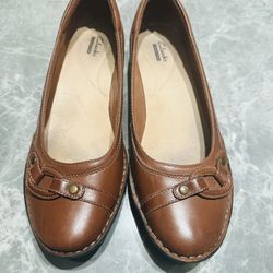 Clarks Collection Shoes Womens SZ 11M Brown  Leather Slip On Career Loafers $159