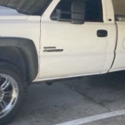 Oem Chevy (4) Fender Flares For 2001-2007 Classic $199 Obo 