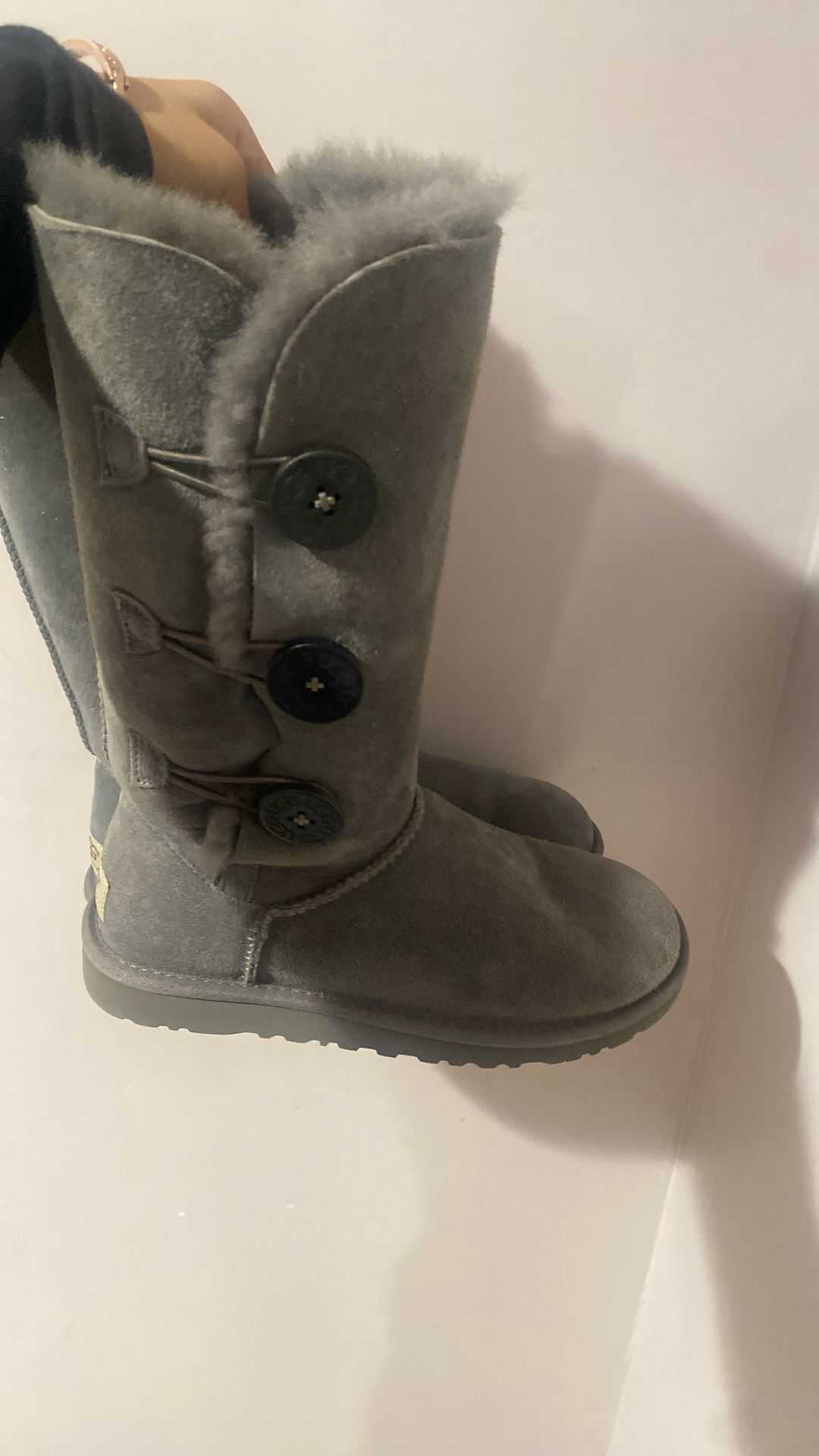 Size 6 Uggs Grey