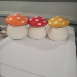 Mushroom head containers