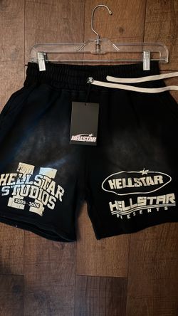 He’ll star Shorts come with a white n black hell star shirt