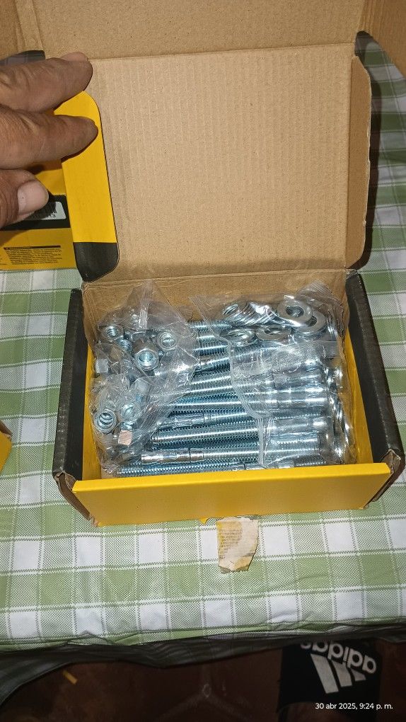 Tengo Estás 4 Cajas De Anklas De Expansión Anklebolt De 3/8 X 3 3/4 50 Piezas Por Caja 