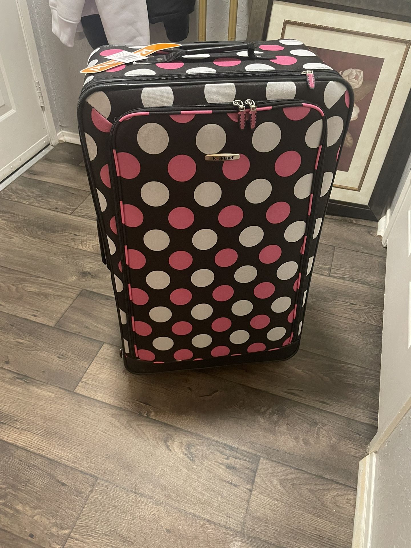 4 Piece brand New luggage 