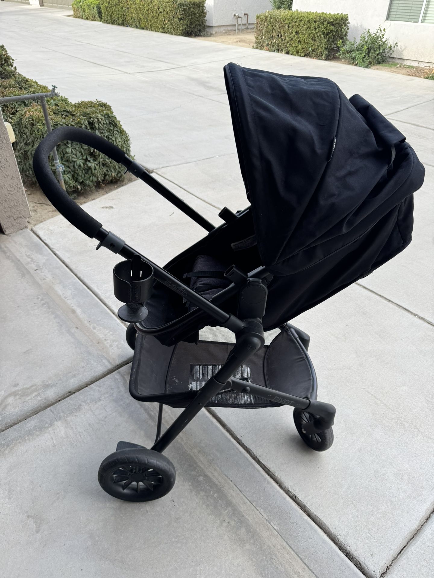 Evenflo stroller With Momcozy Attachment Pivot Stroller