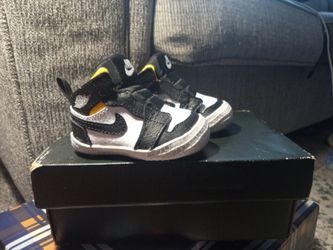 Jordan 1 Crib Bootie (Black/Black-White)