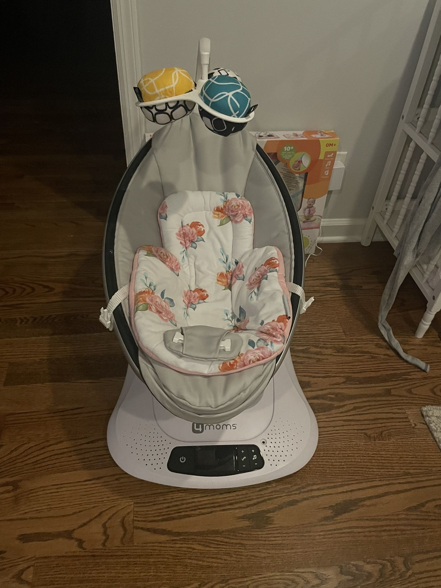 Mamaroo 4 Multi Motion Baby Swing