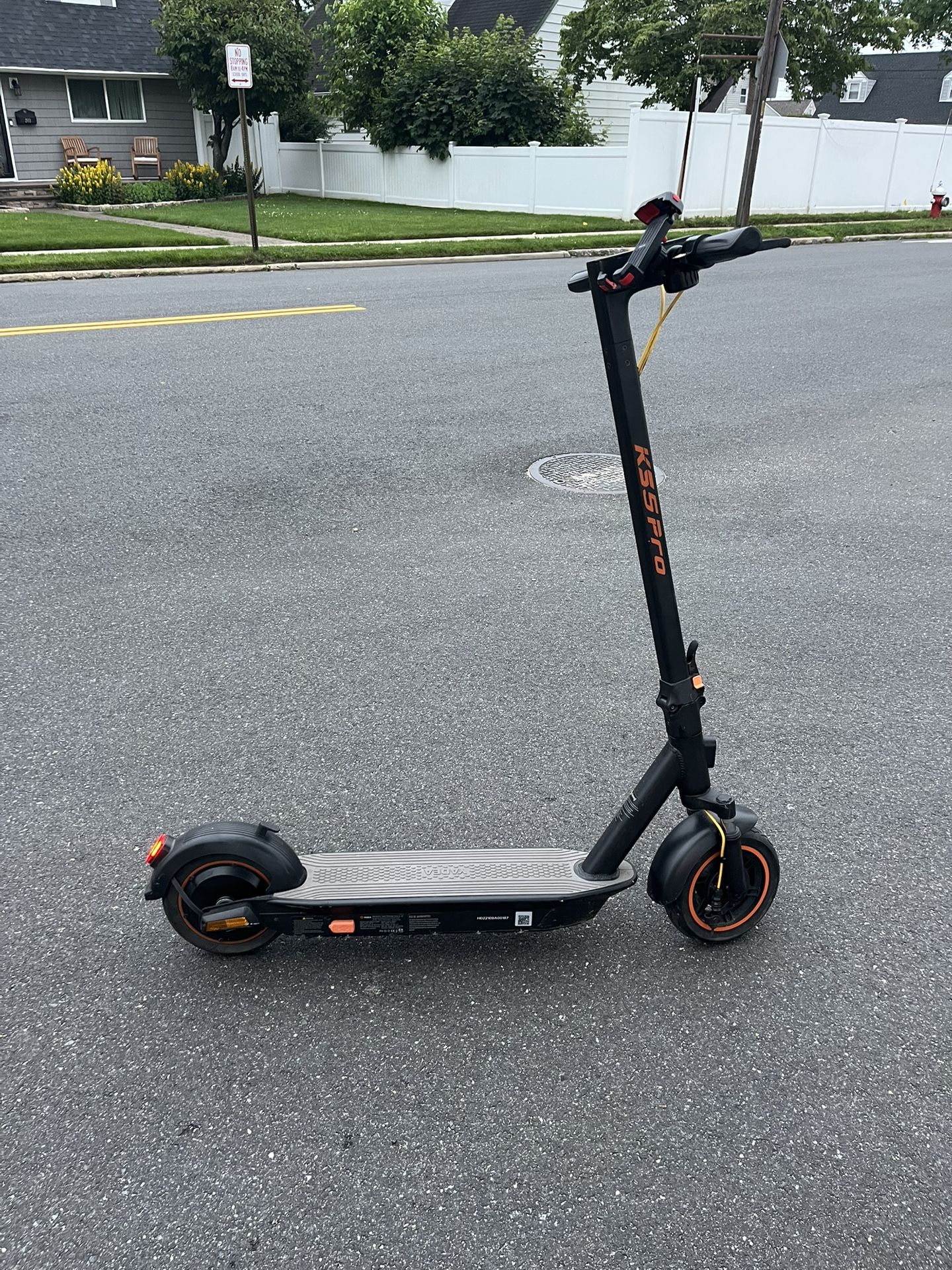 Yadea KS5 Pro: 800W Peak Power 20mph Electric Scooter