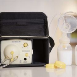 Medela Advanced Pump In Style Personal Double Breast Pump with accessories