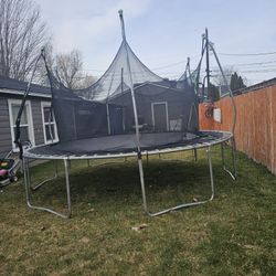 Vendo Trampoline 