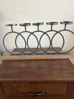 Wood & Metal Candle Holder – Interlocking 5-Ring Design