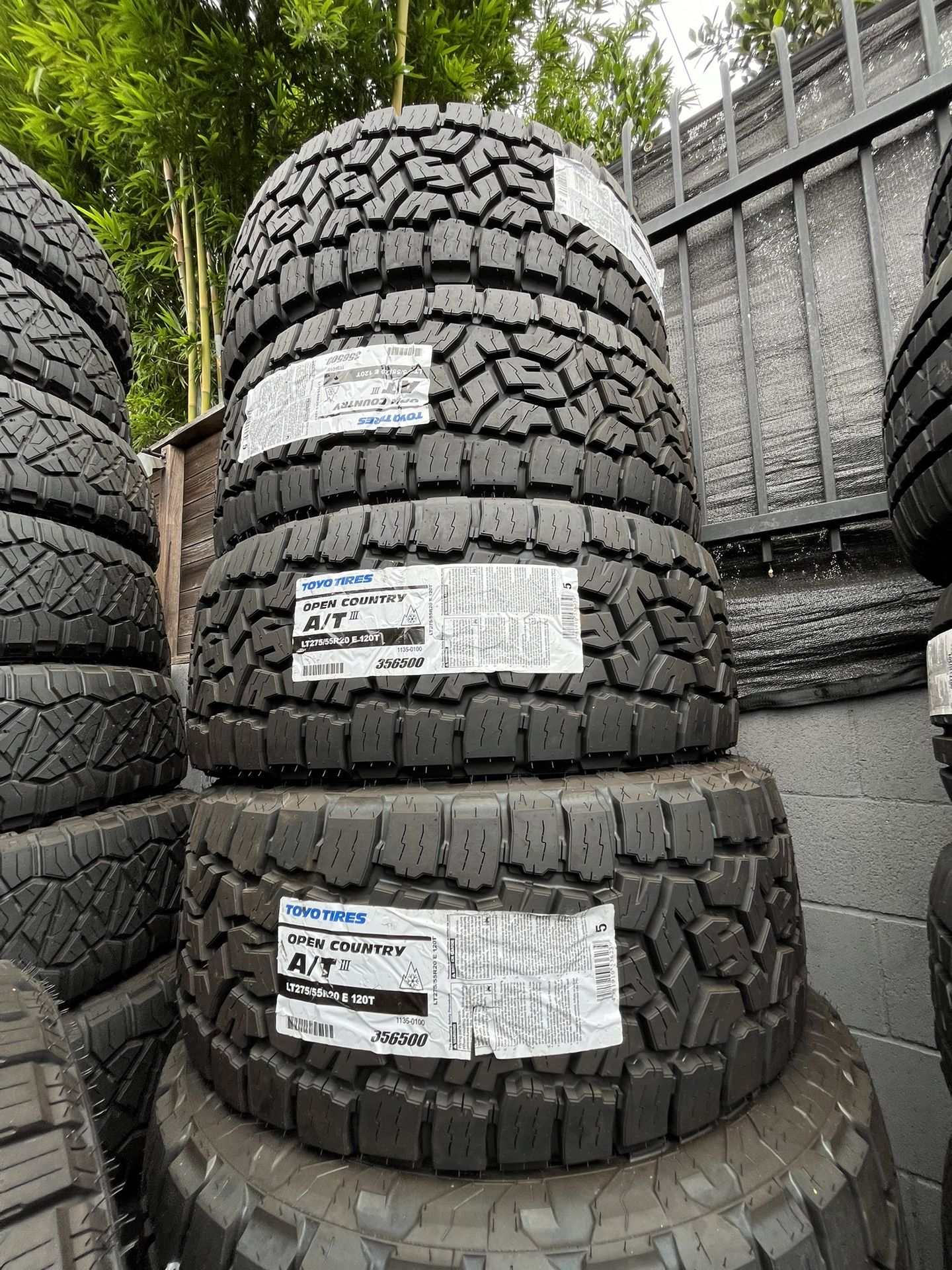 TOYO OPEN COUNTRY A/T3 LT275/55R20 TIRES FOR SALE!!!!