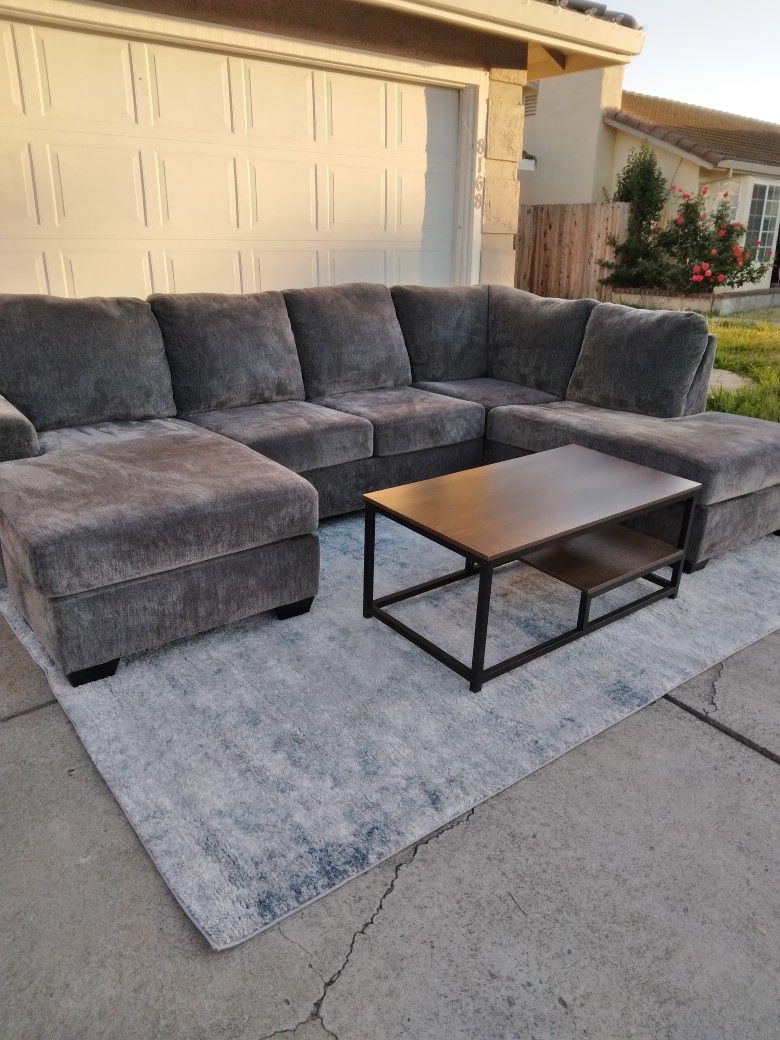 Gray 3 piece Sectional Couch Free Delivery