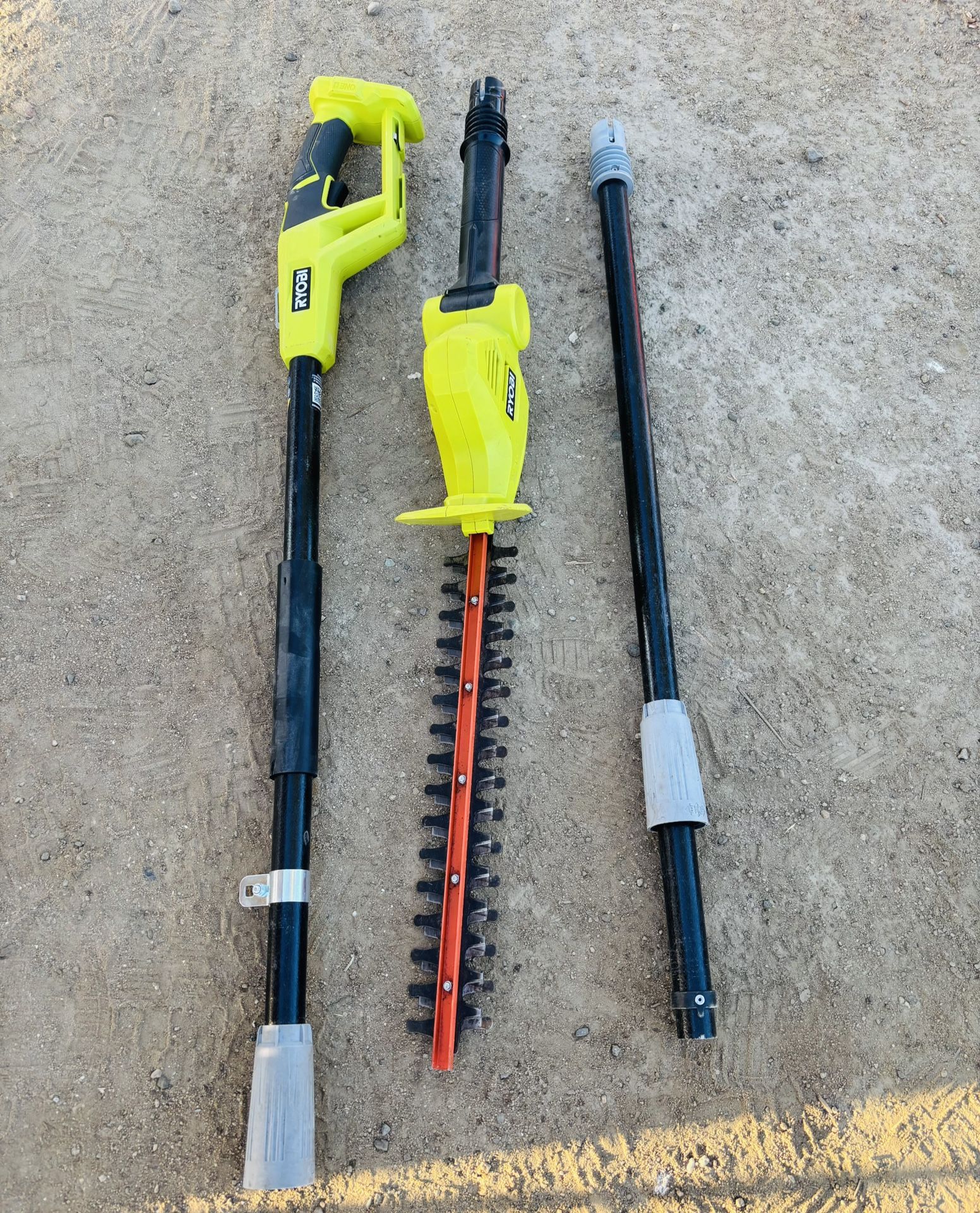 Ryobi ONE+ 18V 18 Cordless Pole Hedge Trimmer (TOOL ONLY/SOLO