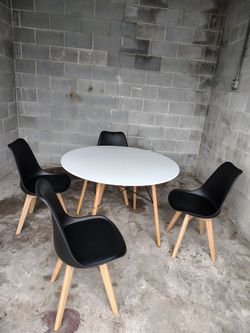 Dining set with 4 chairs — $185