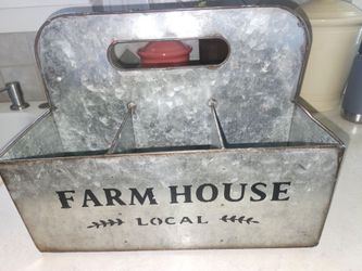 Vintage Style Farmhouse 6 Cubby Carrier / Display w/ Handle