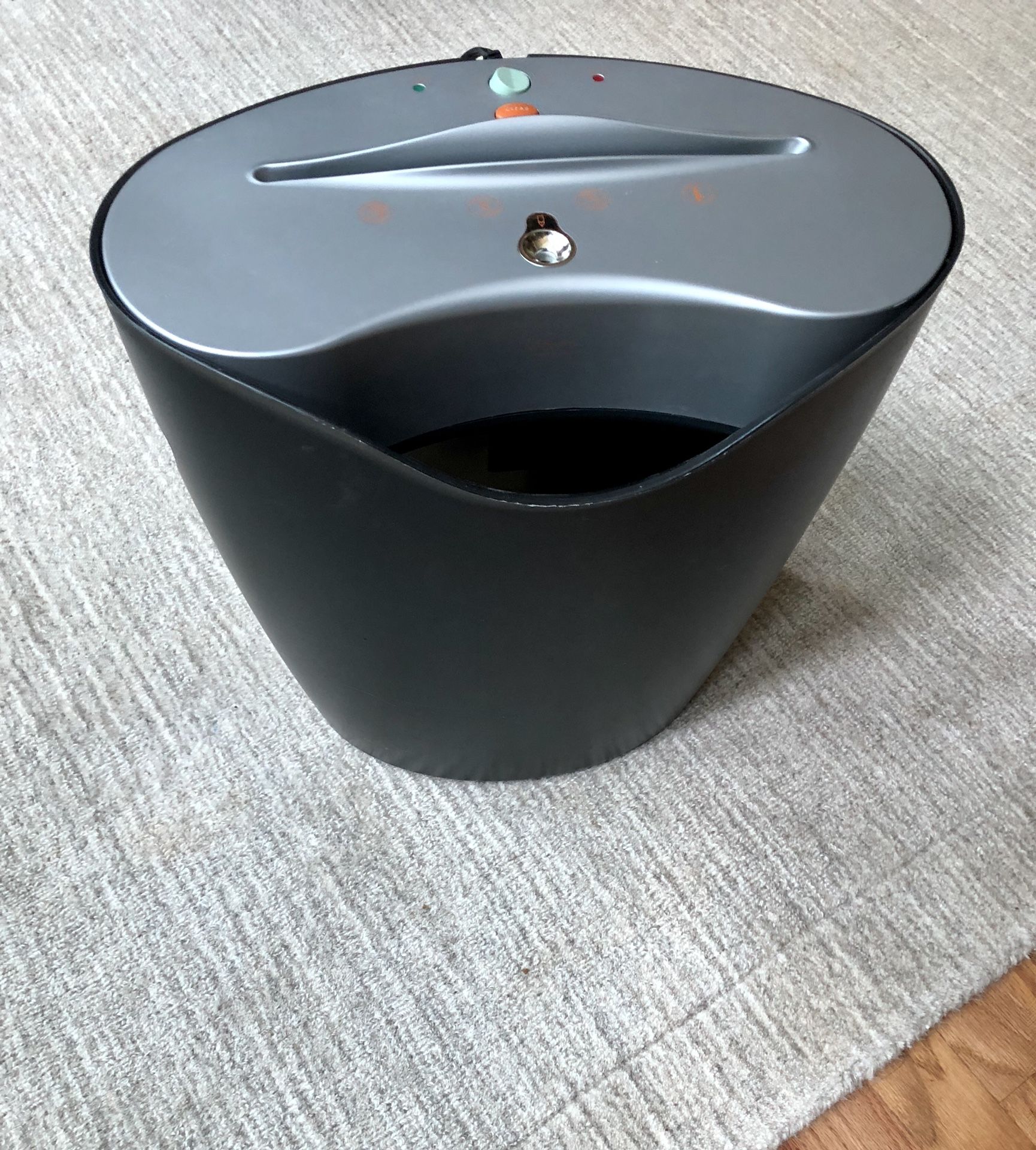 Michael Graves cross-cut paper shredder w/ pencil sharpener.