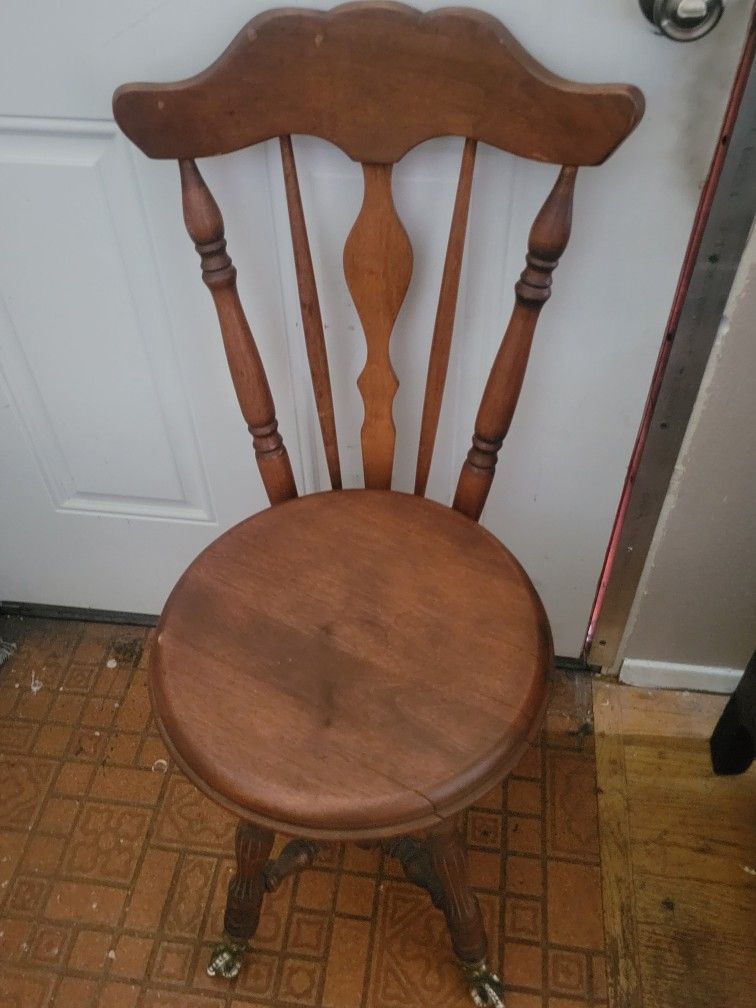 Late 19th Early 20th Century Wood And Brass Piano Swivel Chair Stool