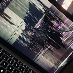 MacBook Air M1 2020 - SCREEN BROKEN