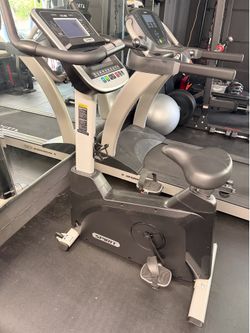 Spirit Fitness XBU55 Upright Exercise Bike – Commercial Quality – Excellent Condition