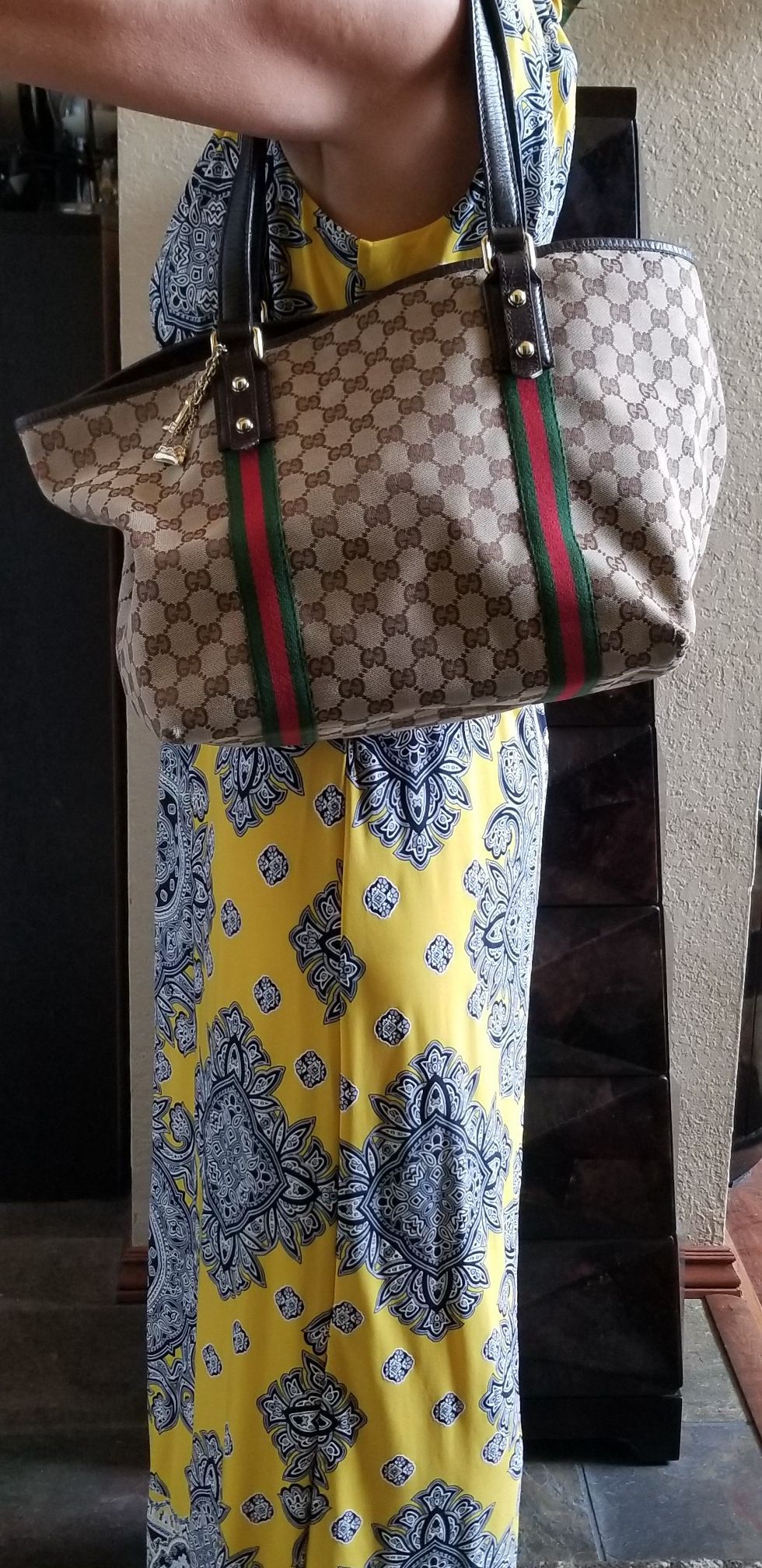 RARE Gucci Tote Bag GG pattern (100% Authentic) Jolicquer with stunning charms!