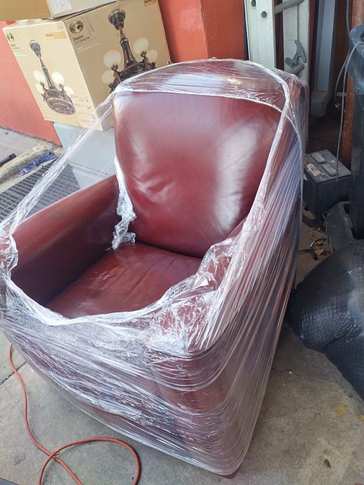 Crate& Barrel. Leather Recliner 100% Leather