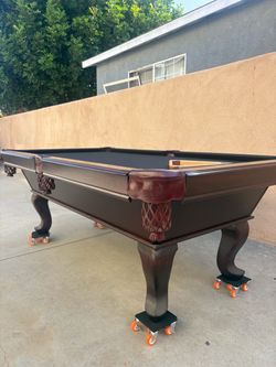 Pool Table  7ft ( free delivery & set up & new color felt of your choice